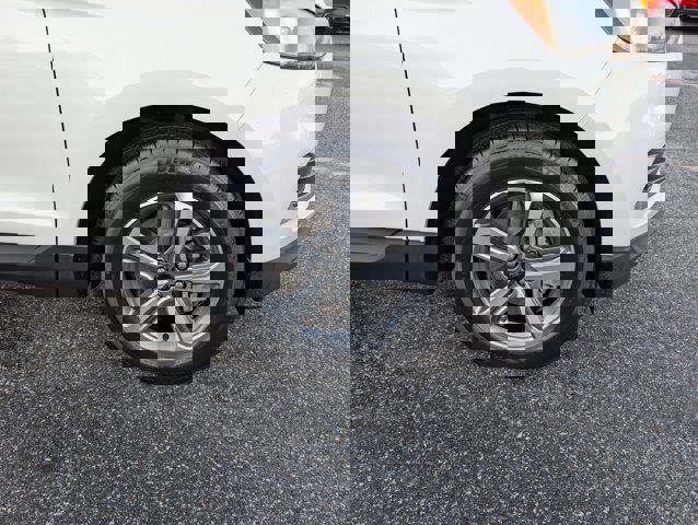 Certified 2023 Ford Edge SEL w/ Convenience Package image 9