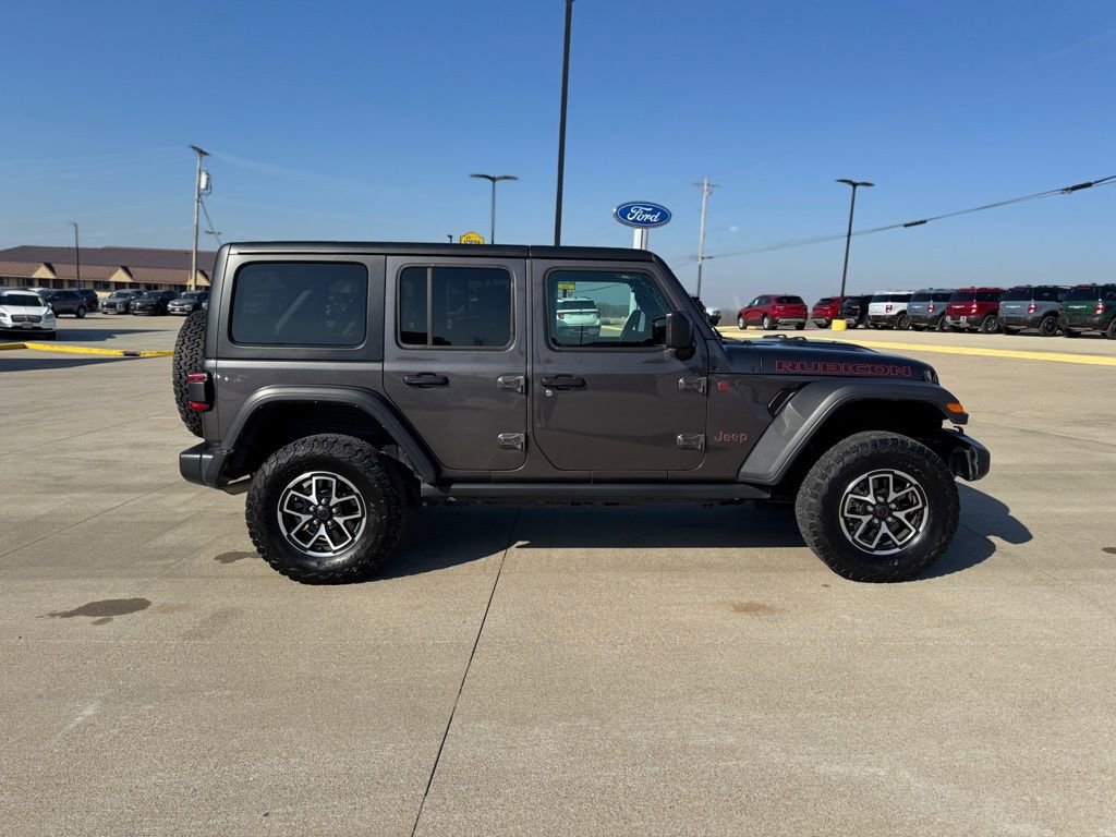 Used 2025 Jeep Wrangler Unlimited Rubicon AWD/4WD image 3