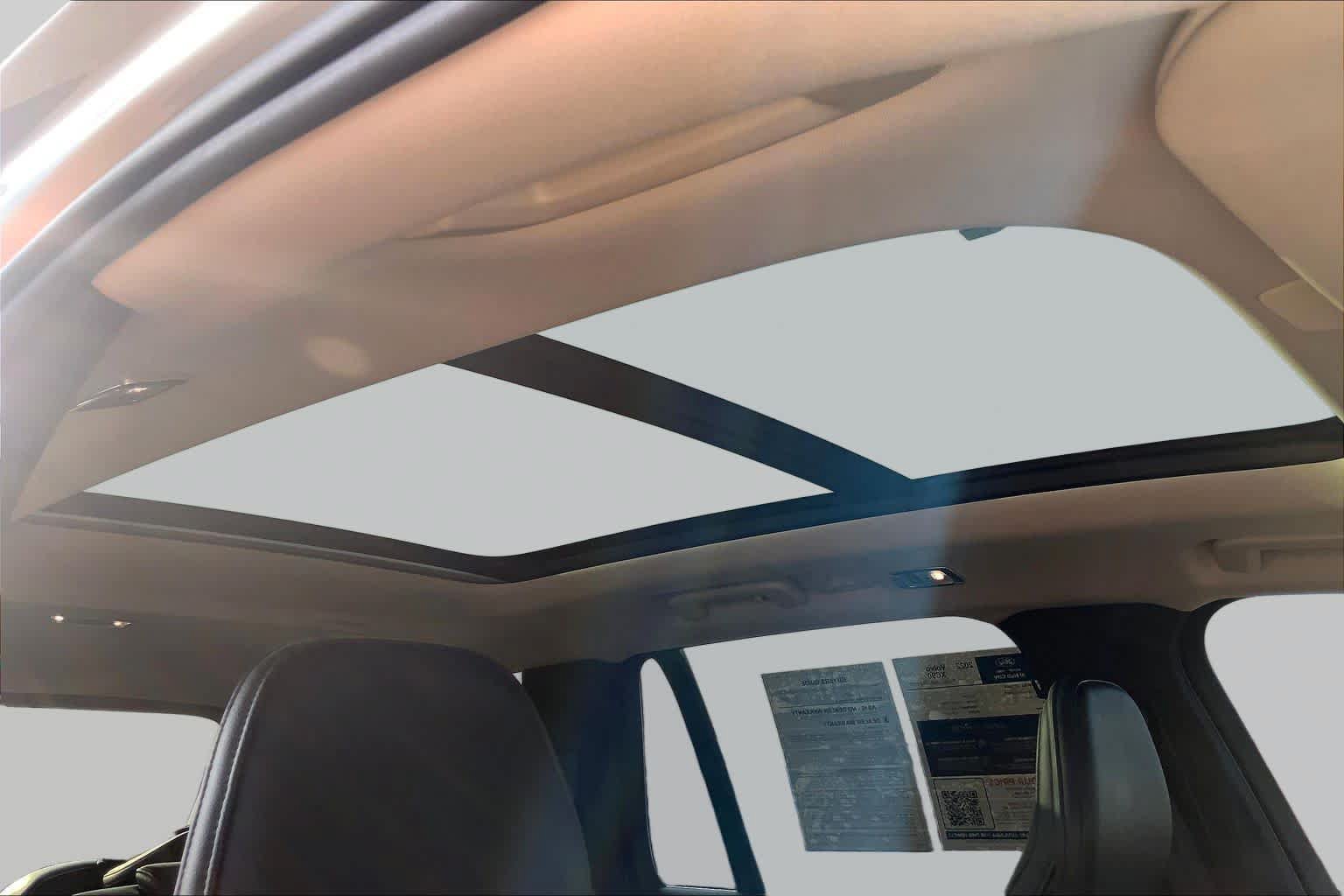 Used 2022 Volvo XC90 T5 Momentum FWD image 14