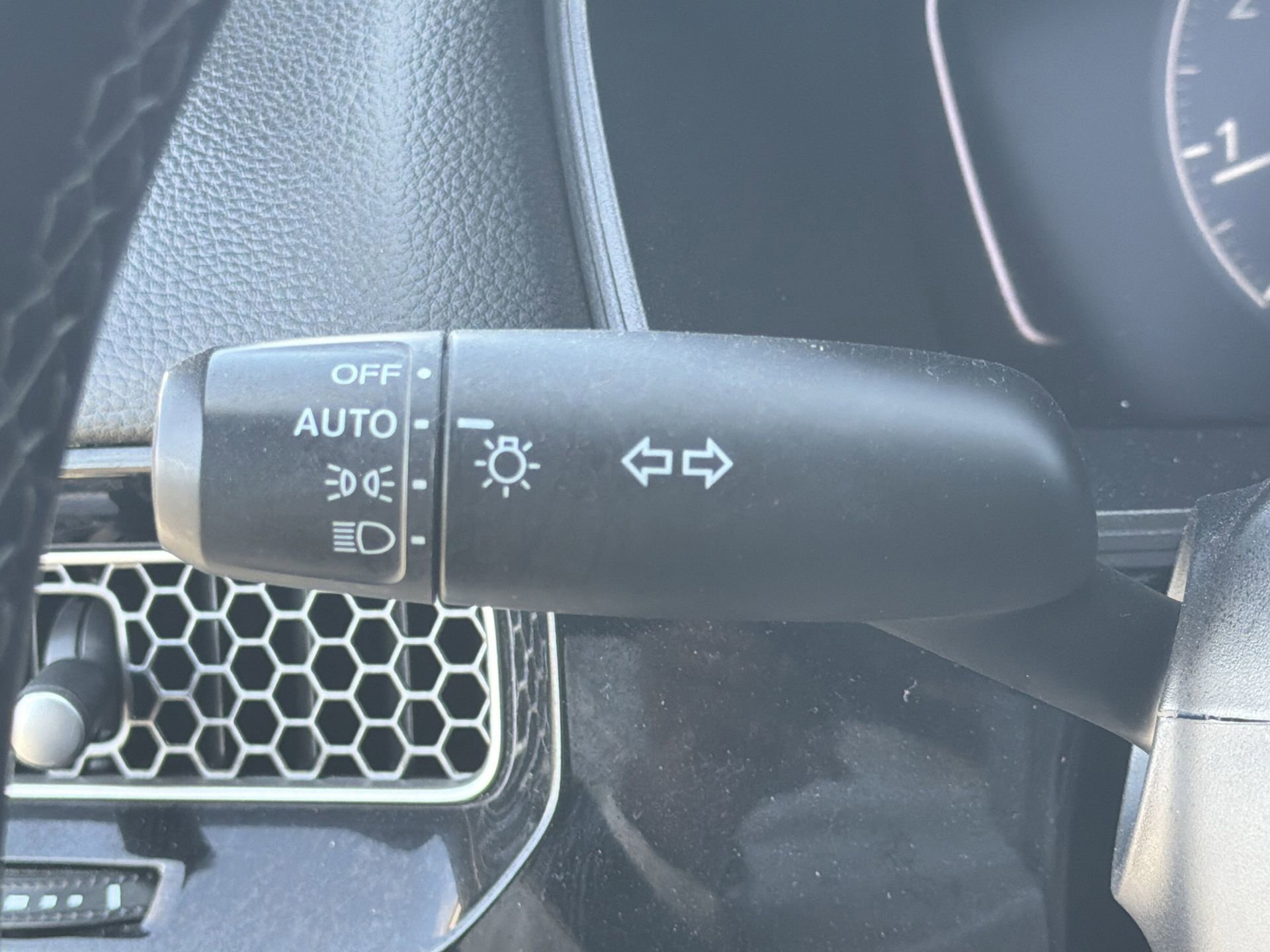 Used 2023 Honda Civic Sport image 12