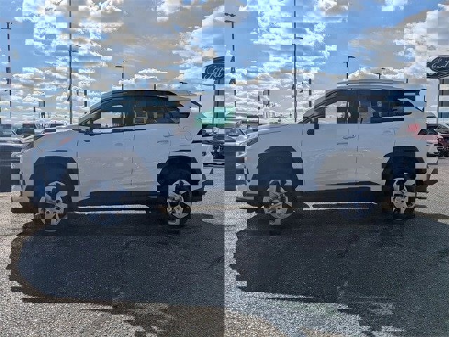 Used 2024 Toyota RAV4 LE image 2