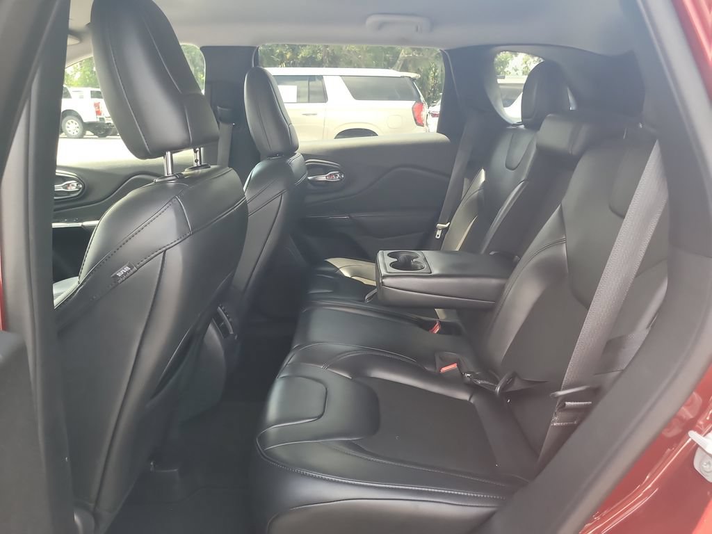 Used 2020 Jeep Cherokee Latitude Plus FWD image 10