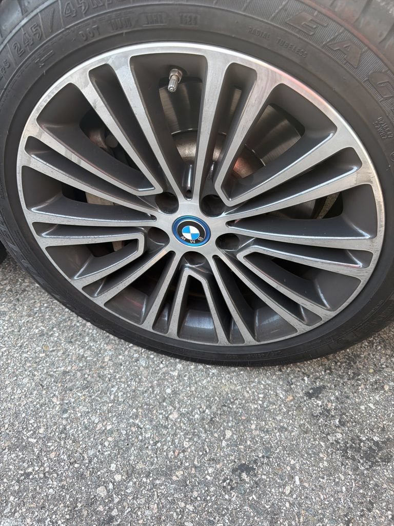 Used 2019 BMW 530e w/ Convenience Package RWD image 9