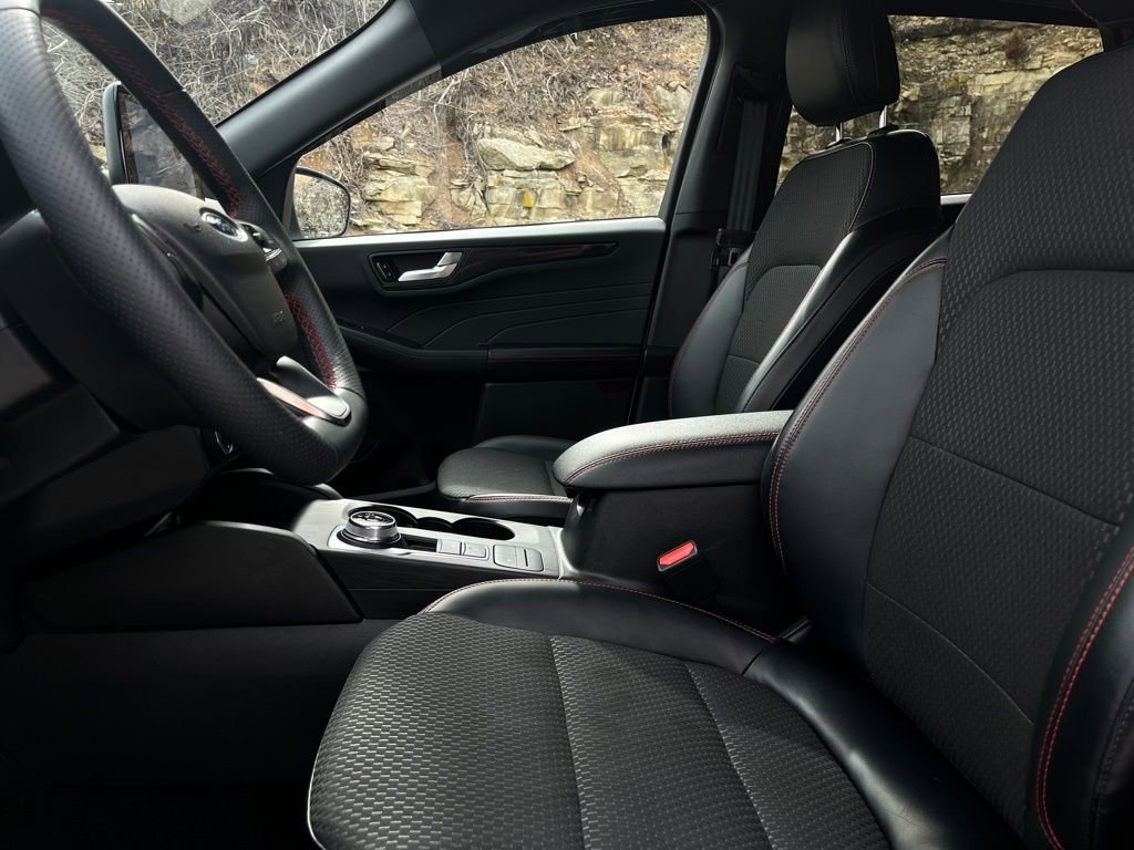 Certified 2023 Ford Escape ST-Line w/ Equipment Group 301A image 18