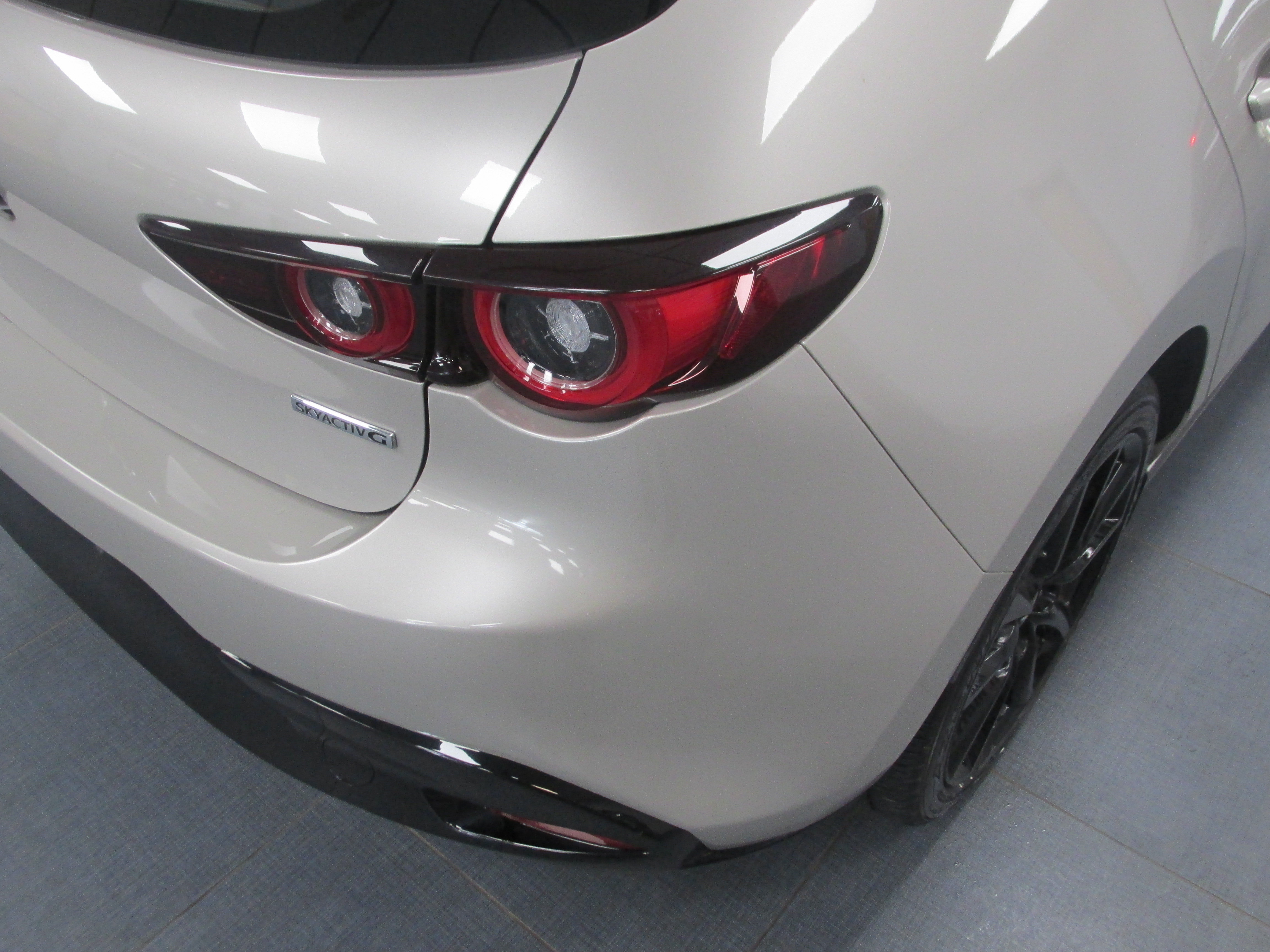 Used 2024 MAZDA MAZDA3 s FWD image 10