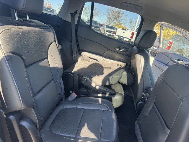 Used 2023 GMC Acadia SLT image 32