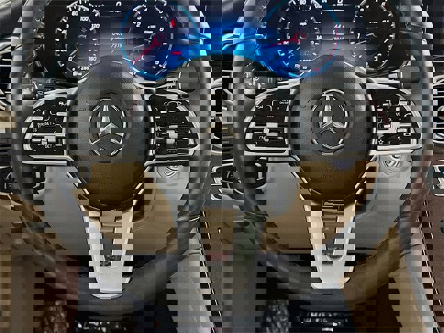 Used 2020 Mercedes-Benz GLC 300 4MATIC image 13