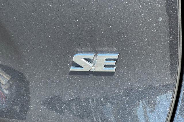 Used 2021 Toyota RAV4 SE w/ Weather & Moonroof Package AWD/4WD image 33