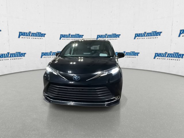 Used 2022 Toyota Sienna XLE FWD image 4
