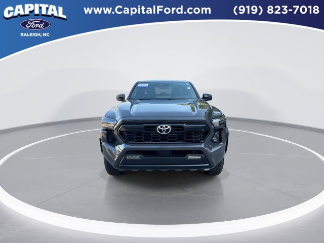 Used 2025 Toyota Tacoma TRD Off-Road AWD/4WD image 3