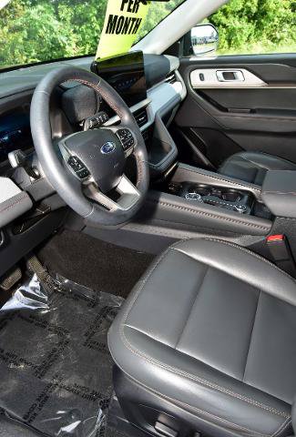 Certified 2025 Ford Explorer Active w/ Active Comfort Package AWD/4WD image 21
