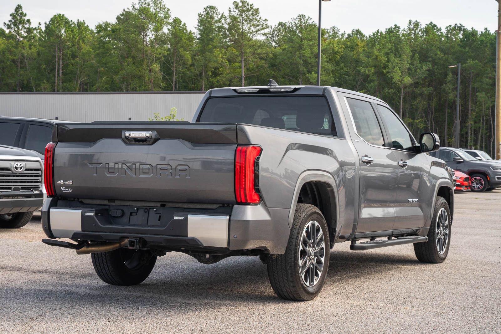 Used 2024 Toyota Tundra Limited w/ Power Package AWD/4WD image 9