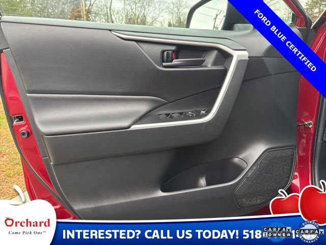 Used 2021 Toyota RAV4 LE image 12