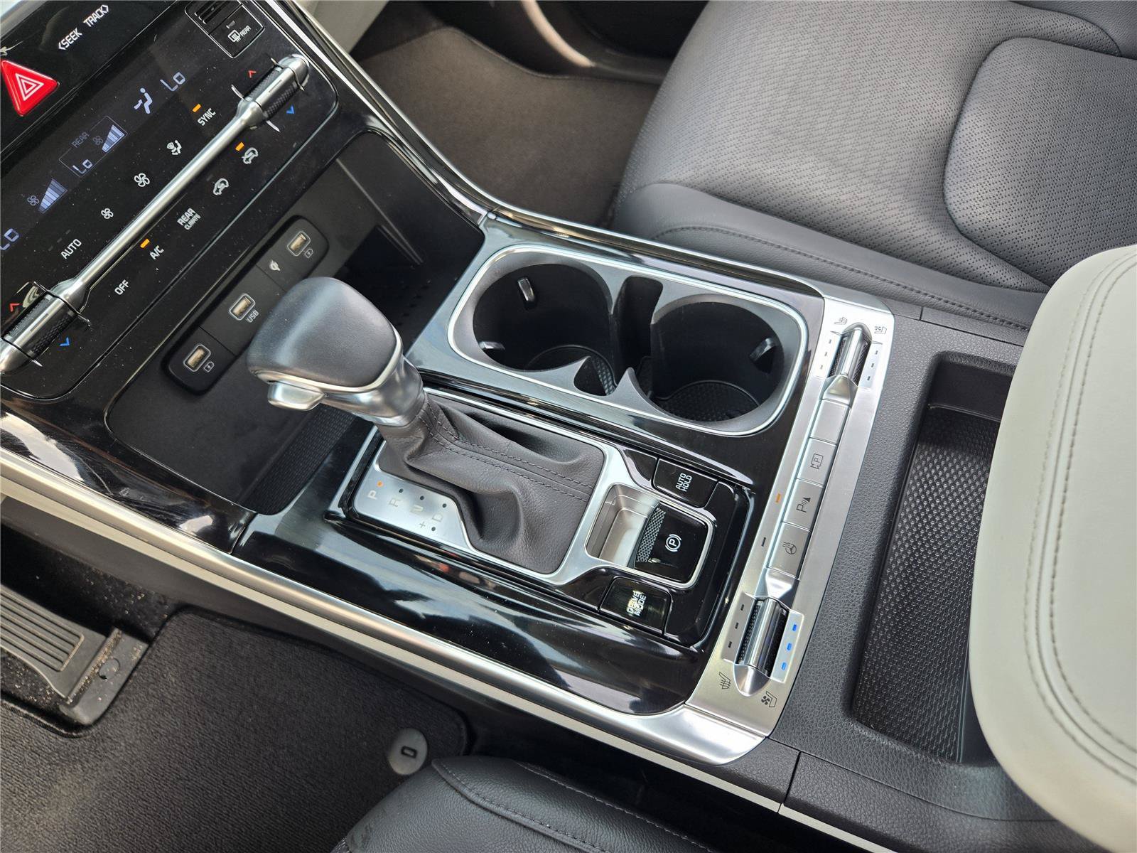 Used 2022 Kia Carnival SX Prestige FWD image 18