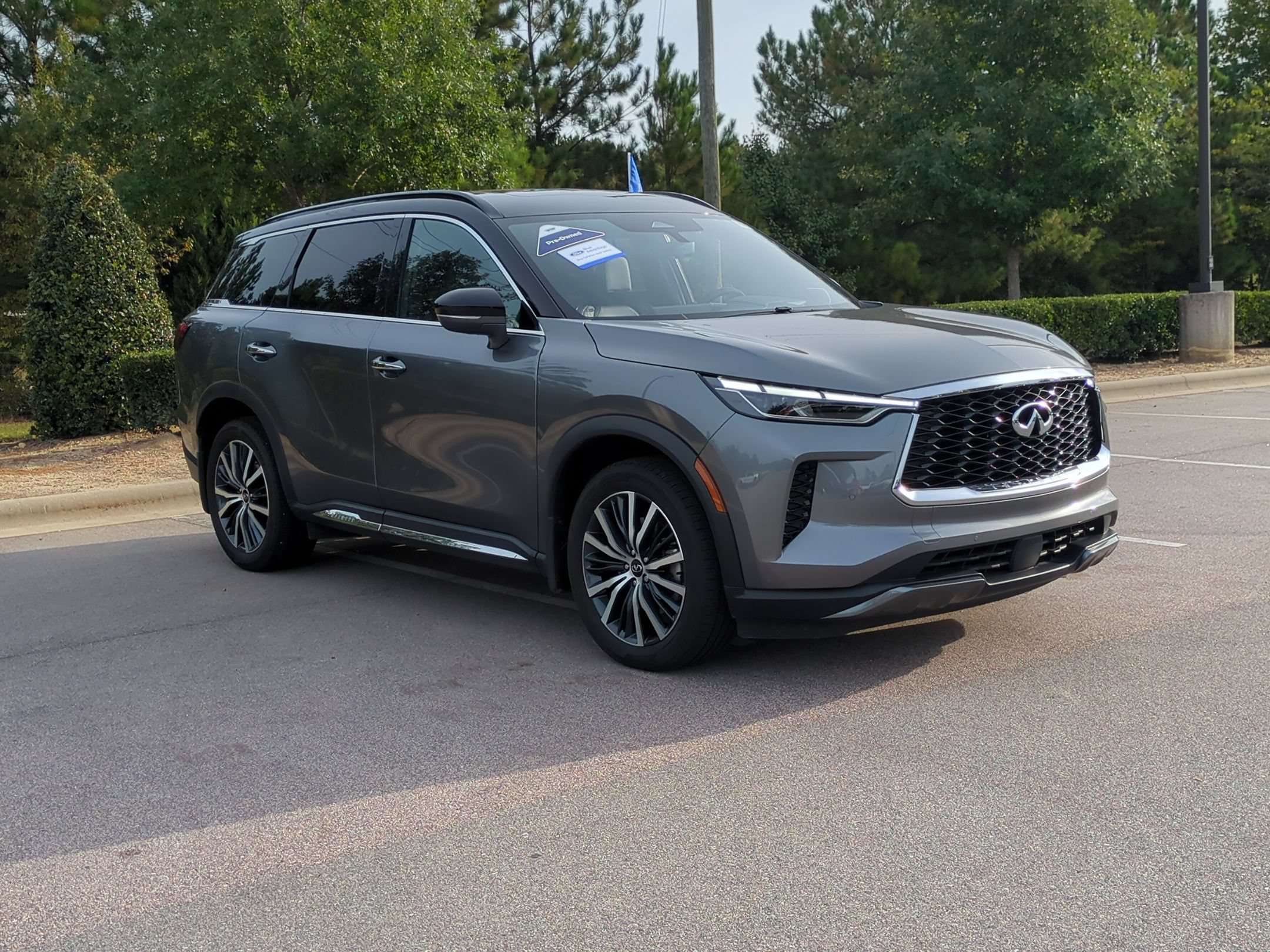Used 2023 INFINITI QX60 Autograph w/ Cargo Package AWD/4WD image 2