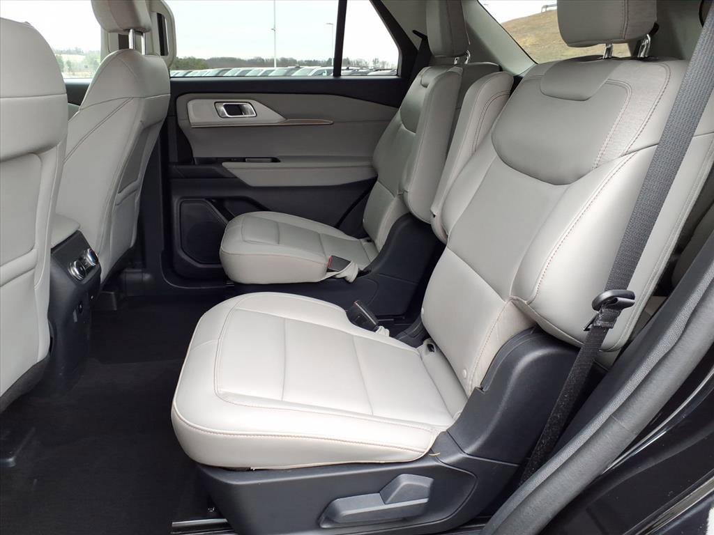 Certified 2025 Ford Explorer Active w/ Active Comfort Package image 10