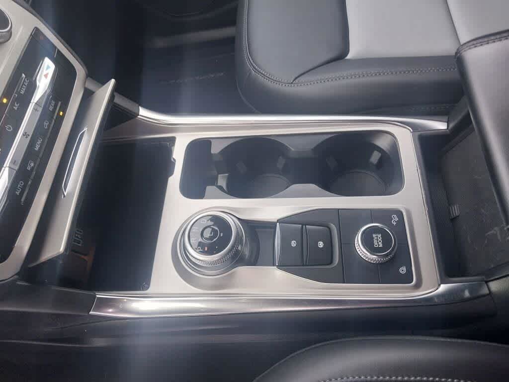 Certified 2023 Ford Explorer XLT w/ Equipment Group 202A AWD/4WD image 9