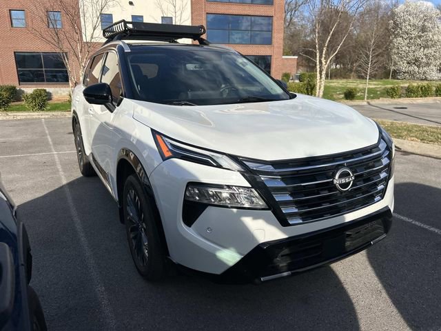 Used 2024 Nissan Rogue Platinum w/ Platinum Premium Package image 3