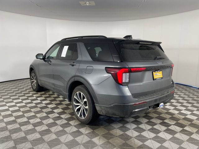 Certified 2025 Ford Explorer ST-Line image 3