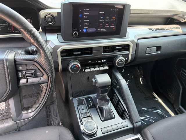 Used 2025 Toyota Tacoma SR5 AWD/4WD image 29