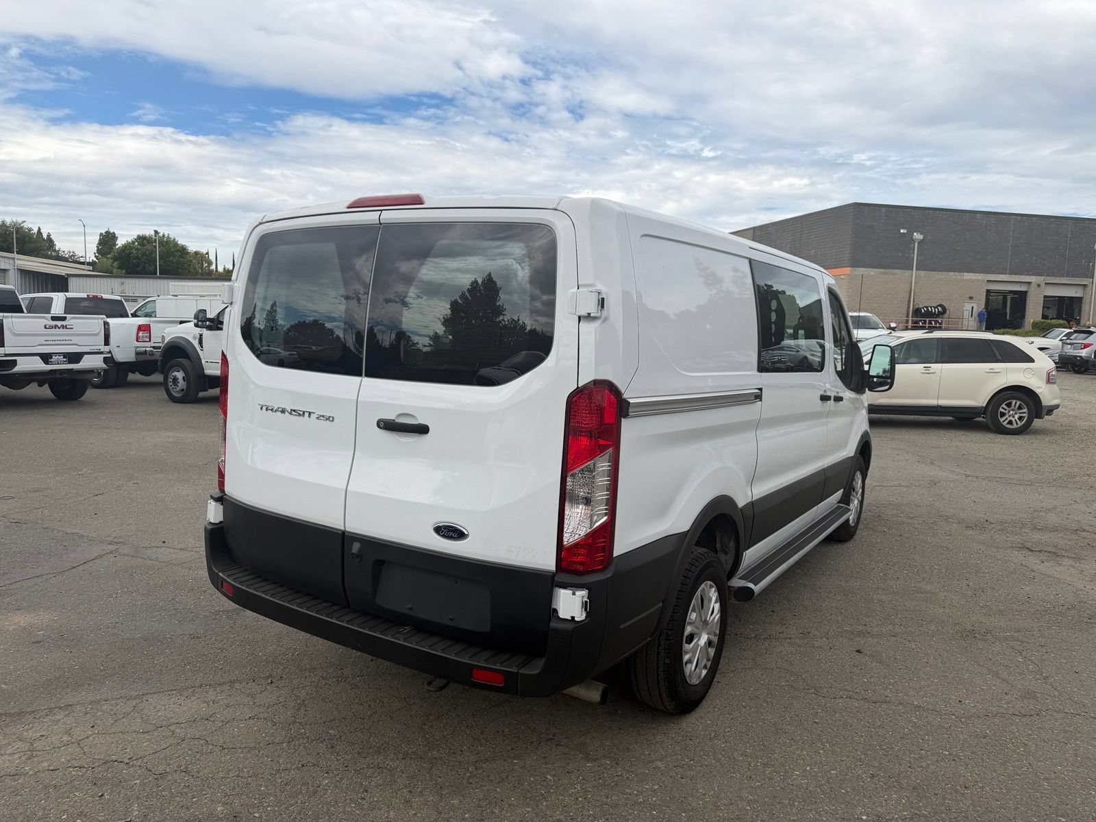 Certified 2025 Ford Transit 250 Low Roof w/ Exterior Upgrade Package RWD image 5