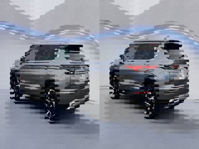 Used 2024 Mitsubishi Outlander Ralliart image 3