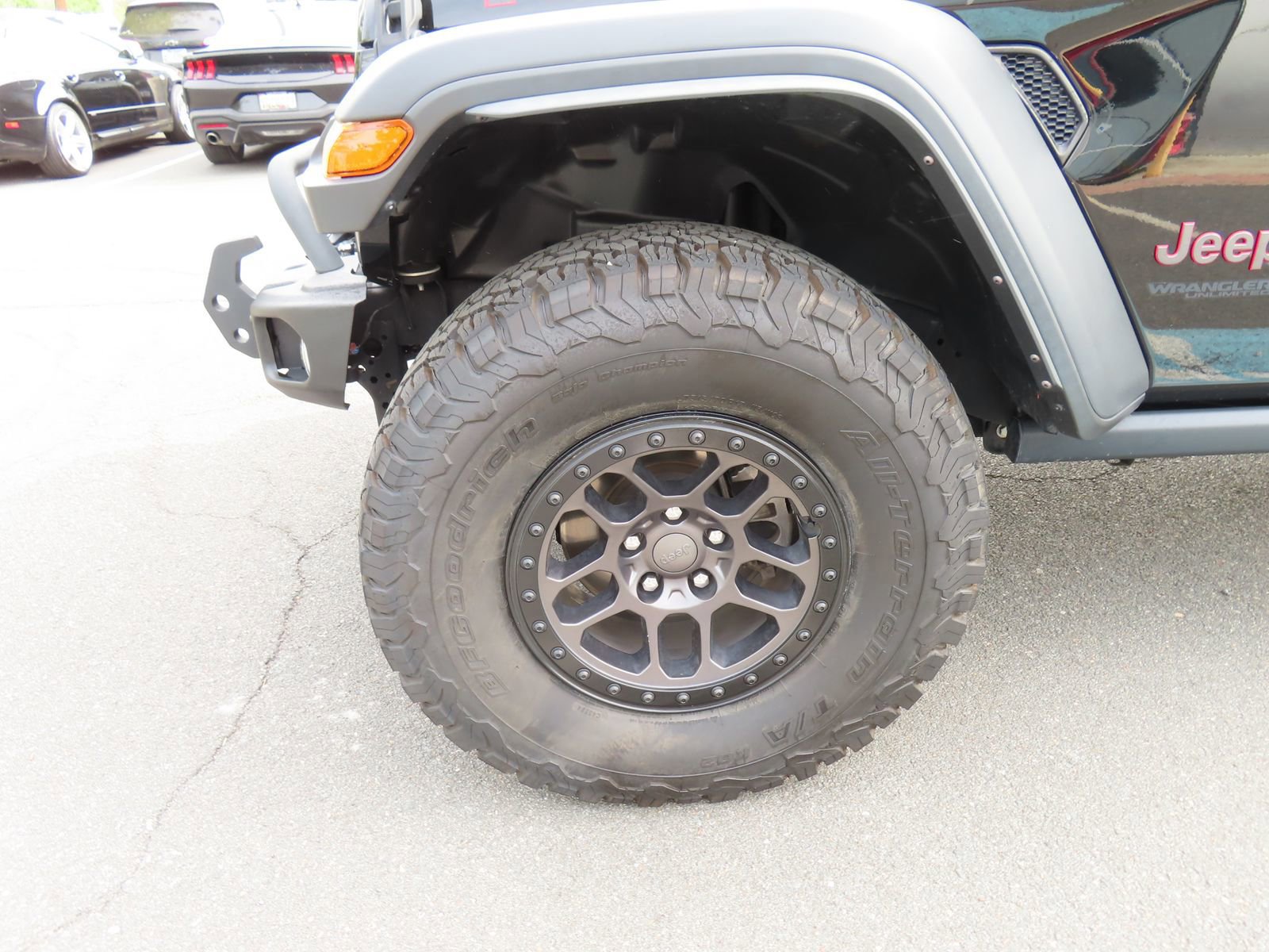 Used 2022 Jeep Wrangler Unlimited Rubicon w/ Xtreme Recon 35" Tire Package image 13