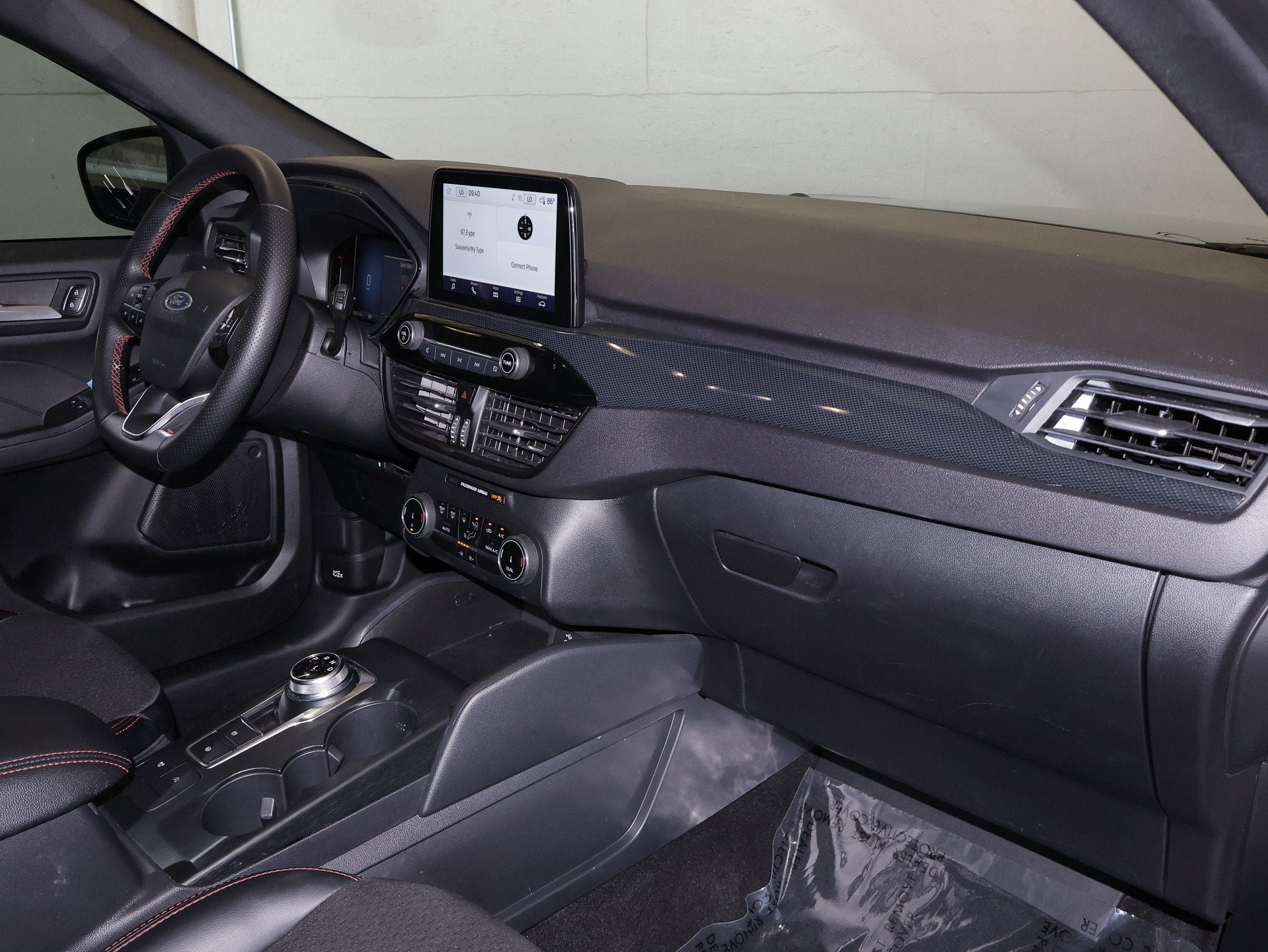 Certified 2025 Ford Escape ST-Line FWD image 38