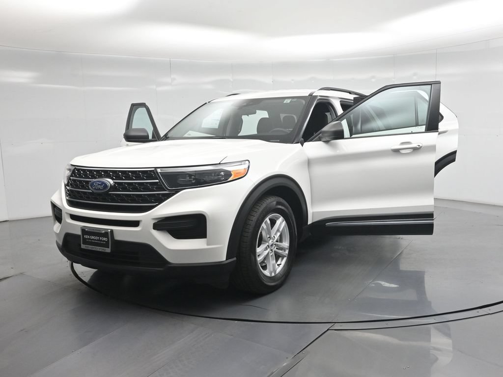 Certified 2024 Ford Explorer XLT RWD image 33