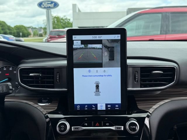 Certified 2023 Ford Explorer Limited w/ Hybrid Equipment Group 310A AWD/4WD image 4