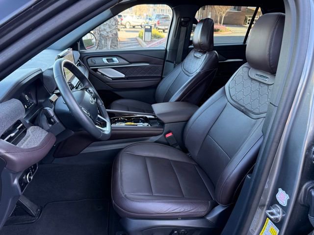 Certified 2025 Ford Explorer Platinum w/ LUX Leather Package image 21