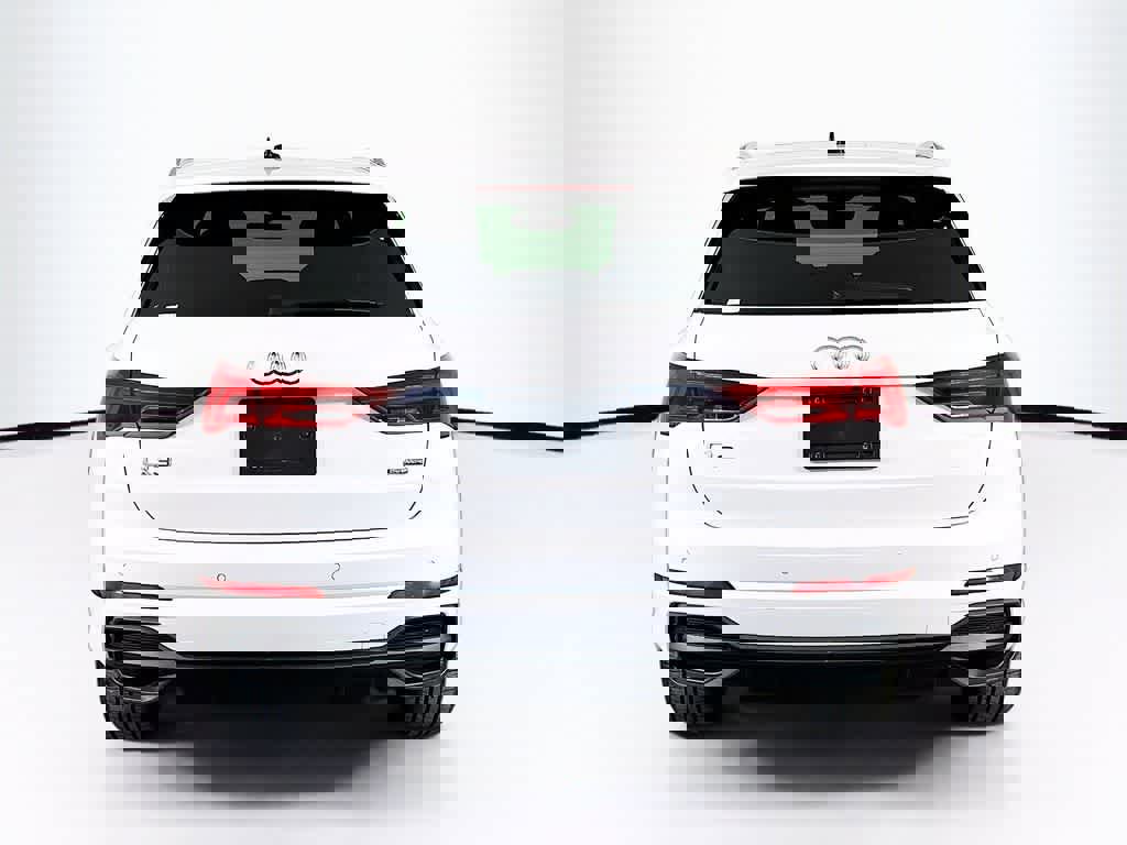 Used 2024 Audi Q3 2.0T Premium image 4