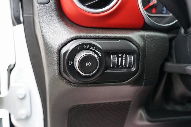 Used 2020 Jeep Wrangler Unlimited Rubicon w/ Cold Weather Group AWD/4WD image 13