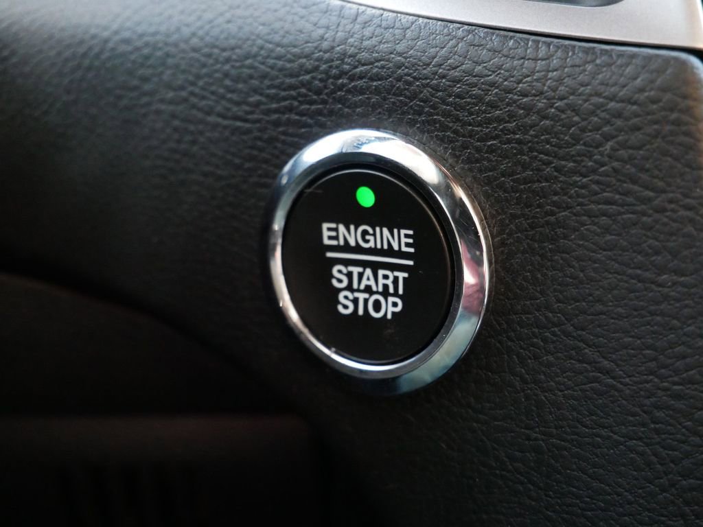 Certified 2022 Ford Edge SE w/ Black Appearance Package image 26