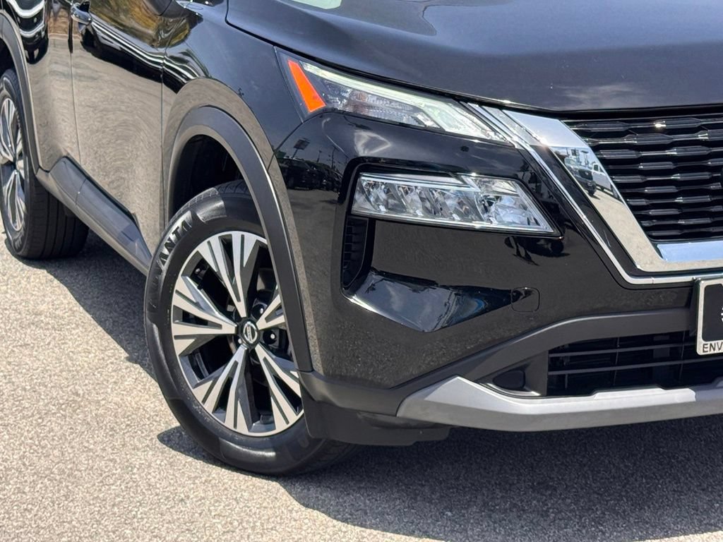 Used 2021 Nissan Rogue SV w/ Premium Package FWD image 4
