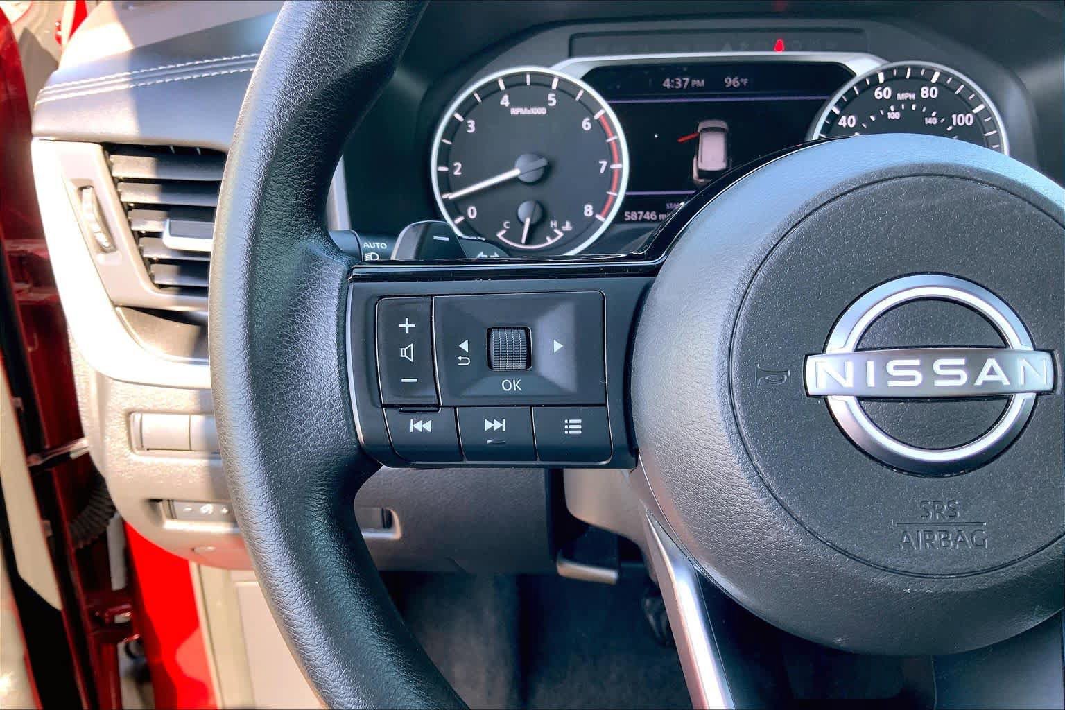 Used 2023 Nissan Rogue SV FWD image 24