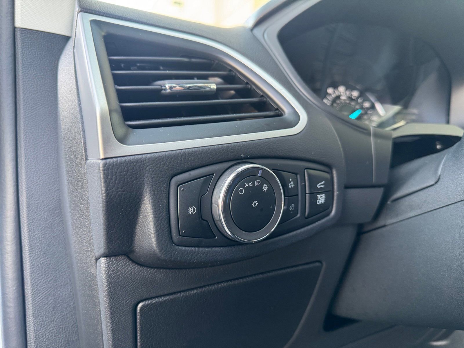 Certified 2024 Ford Edge SEL w/ Convenience Package image 20