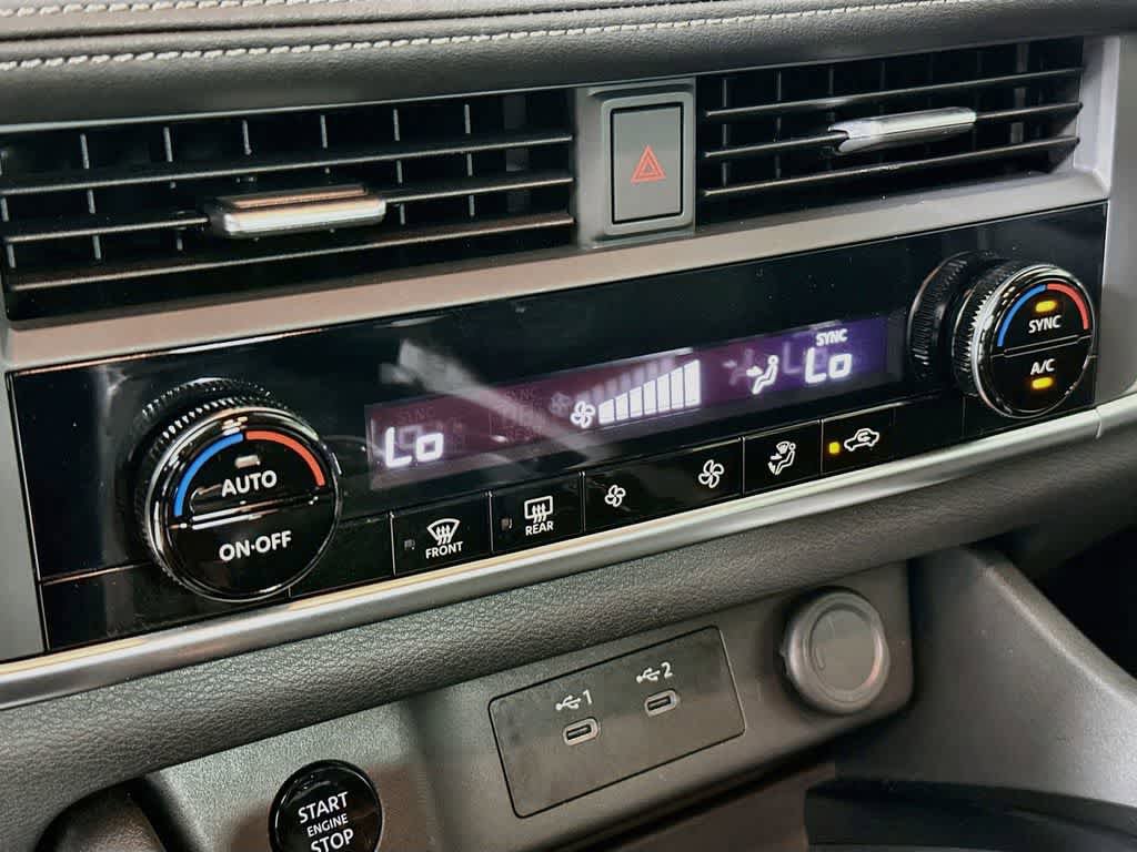 Used 2024 Nissan Rogue SV FWD image 17