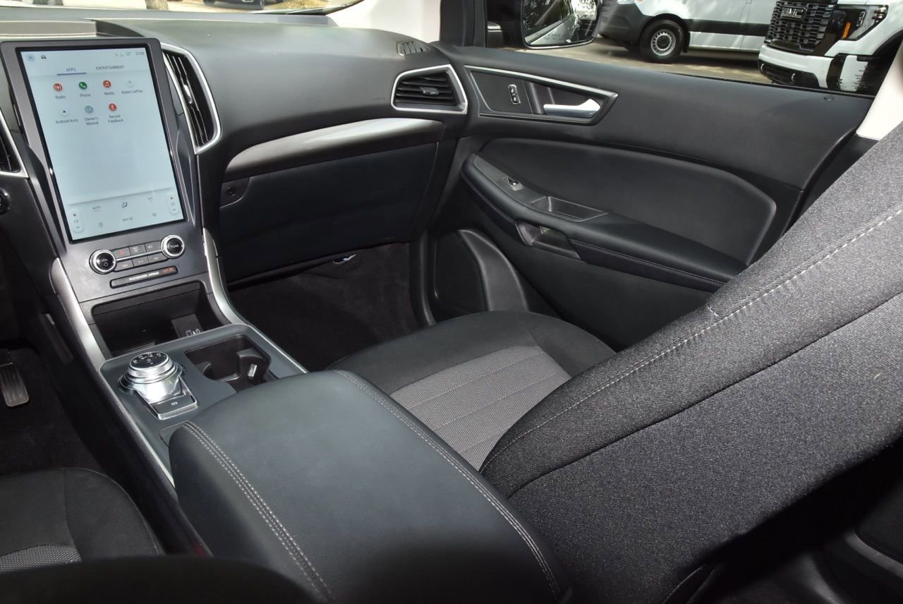 Certified 2023 Ford Edge SE w/ Black Appearance Package image 18