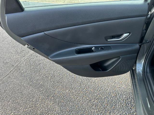 Used 2024 Hyundai Elantra Limited FWD image 16
