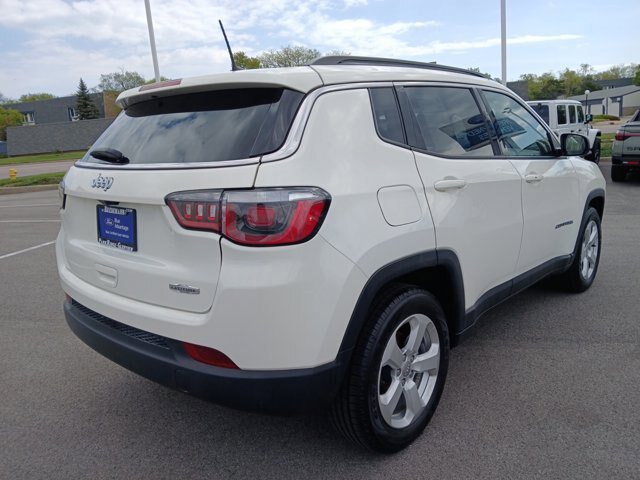 Used 2018 Jeep Compass Latitude w/ Popular Equipment Group FWD image 4