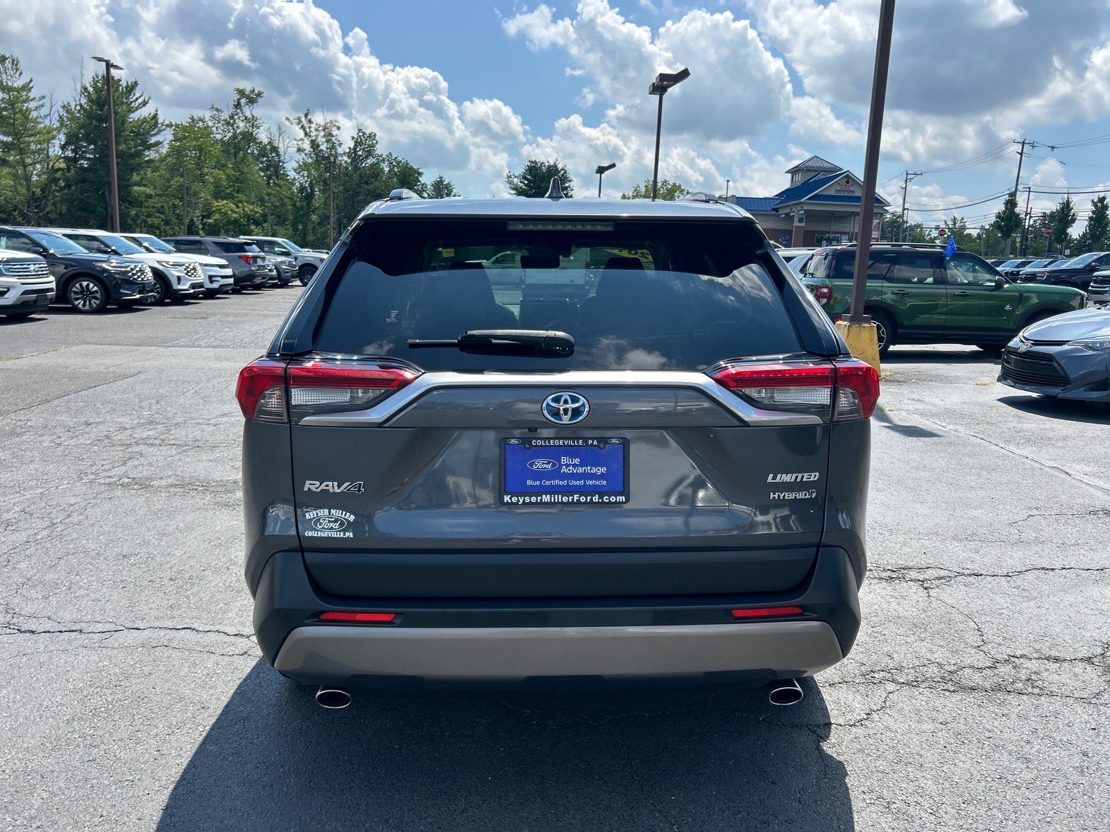Used 2019 Toyota RAV4 Limited w/ Carpet Mat Package AWD/4WD image 12
