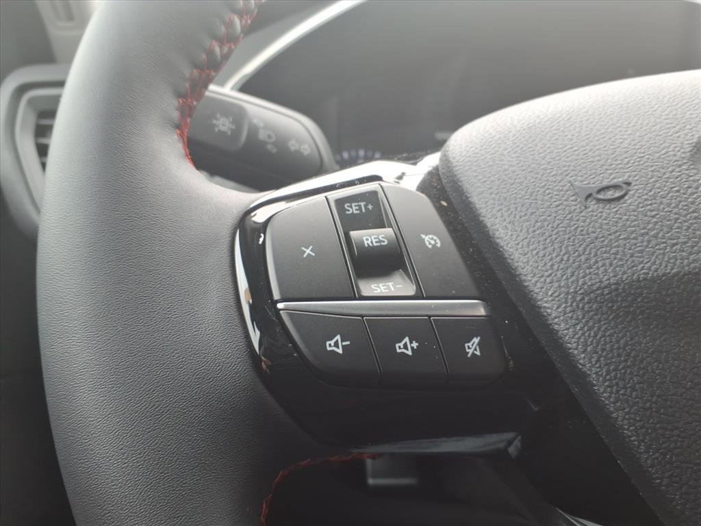 Certified 2022 Ford Escape SEL w/ SEL Stealth AWD Package image 16