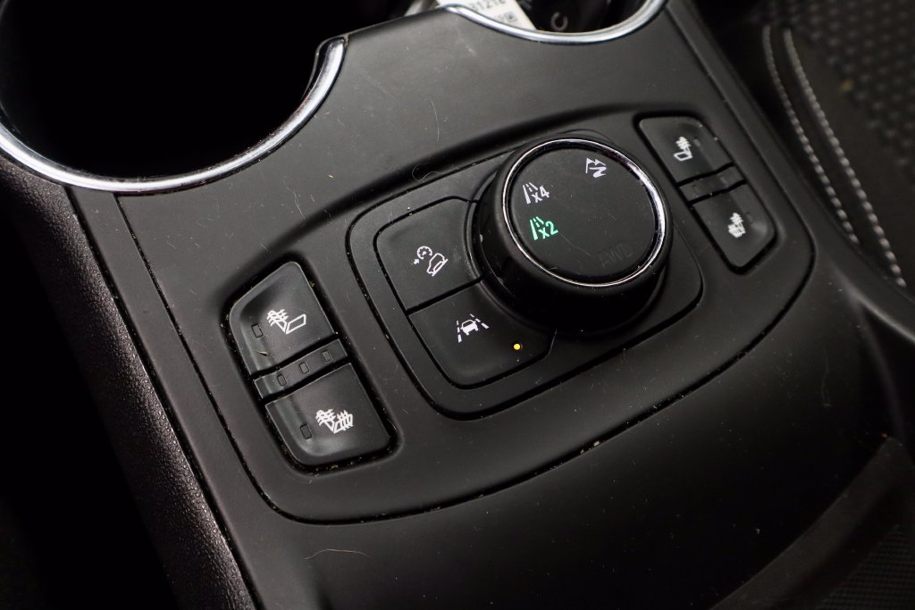 Used 2022 GMC Terrain SLE w/ Driver Convenience Package AWD/4WD image 4