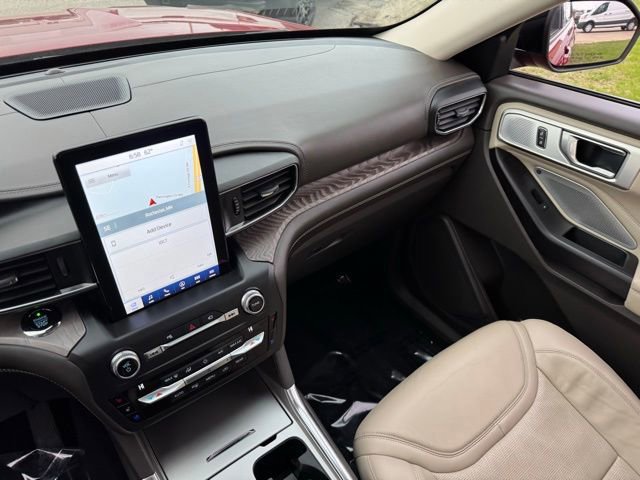 Certified 2020 Ford Explorer Platinum w/ Premium Technology Package AWD/4WD image 32