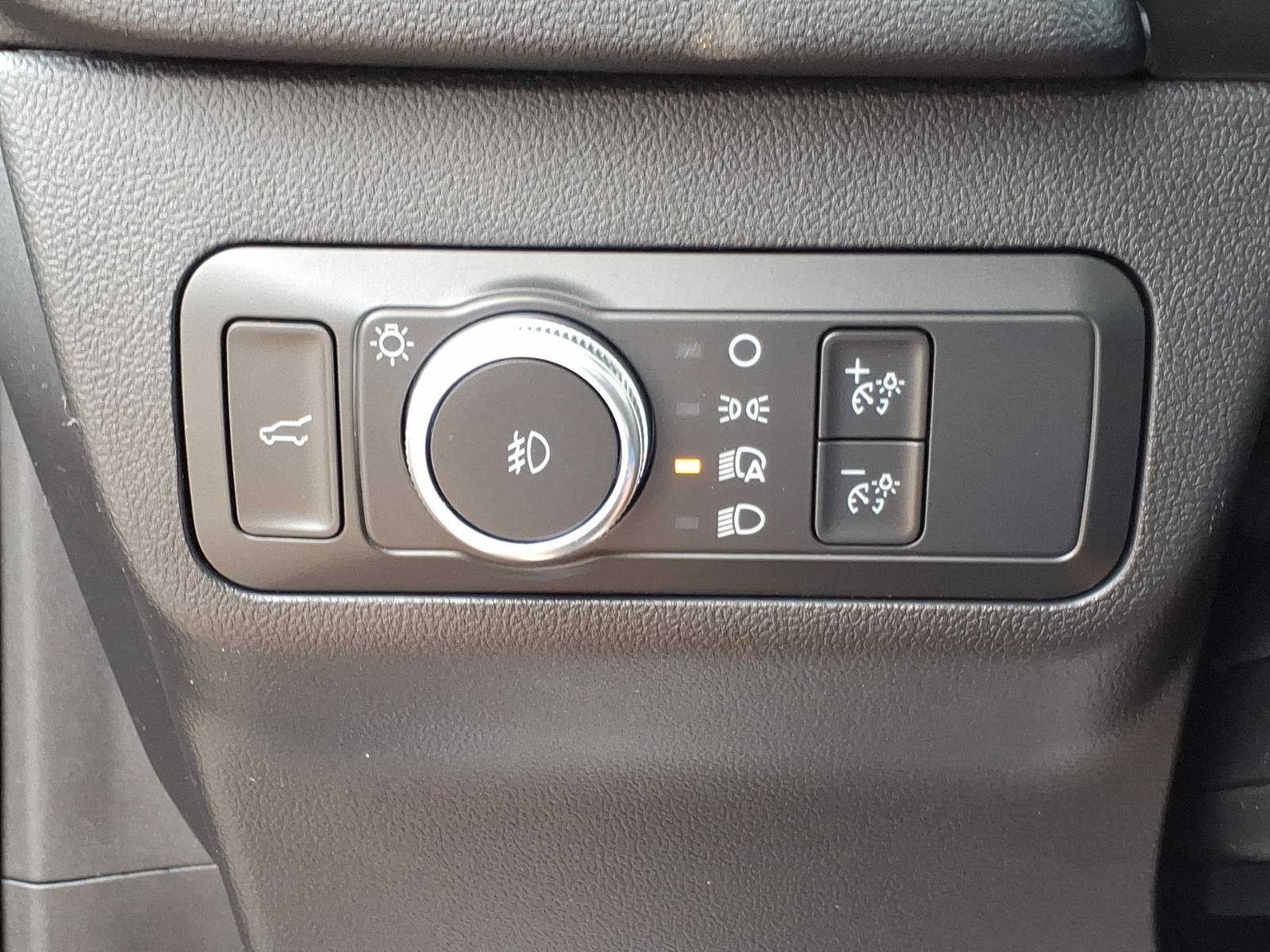 Certified 2021 Ford Escape SEL w/ SEL Stealth AWD Package image 17