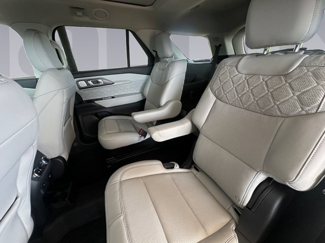 Certified 2025 Ford Explorer Platinum w/ Ultimate Package AWD/4WD image 16