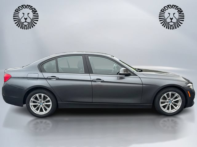 Used 2018 BMW 320i xDrive Sedan AWD/4WD image 5