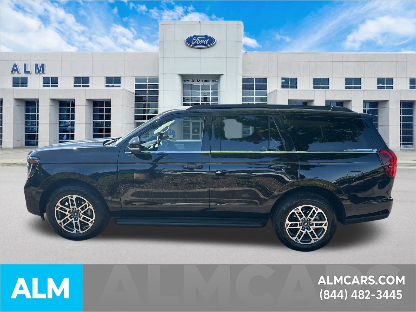 Certified 2025 Ford Expedition Active AWD/4WD image 9