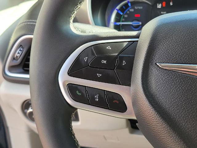 Used 2022 Chrysler Pacifica Touring-L FWD image 24